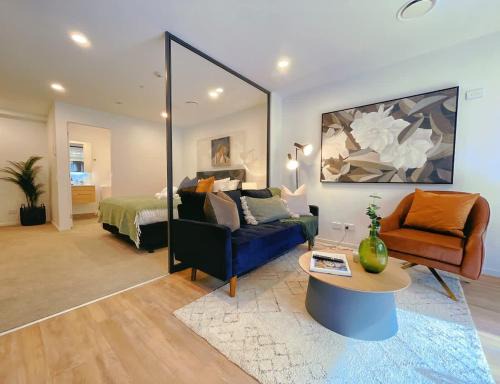 Newton Apartment | Tree-Lined Parkside Holiday Studio with Pool & Gym
