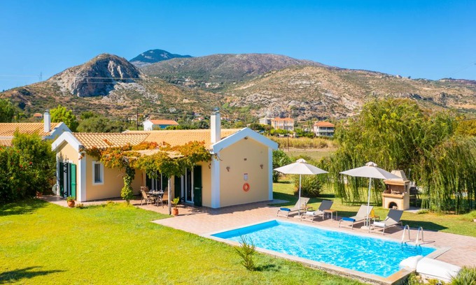 Kateleios Villa | Villa Melissa: Large Private Pool, Walk to Beach, Sea Views, A/C, WiFi