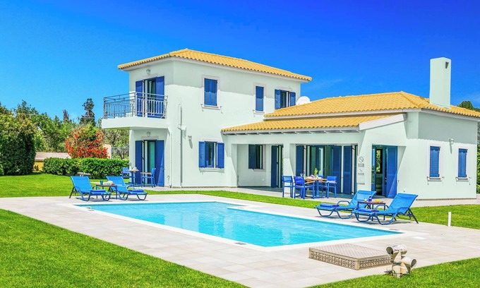 Svoronata Villa | Villa Nissaki - Two Bedroom Villa, Sleeps 4