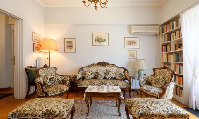 Pangrati Apartment | Vintage Artistic Apartment