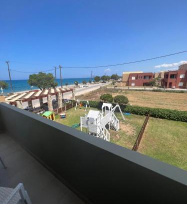 Maleme House | wave rooms sea view