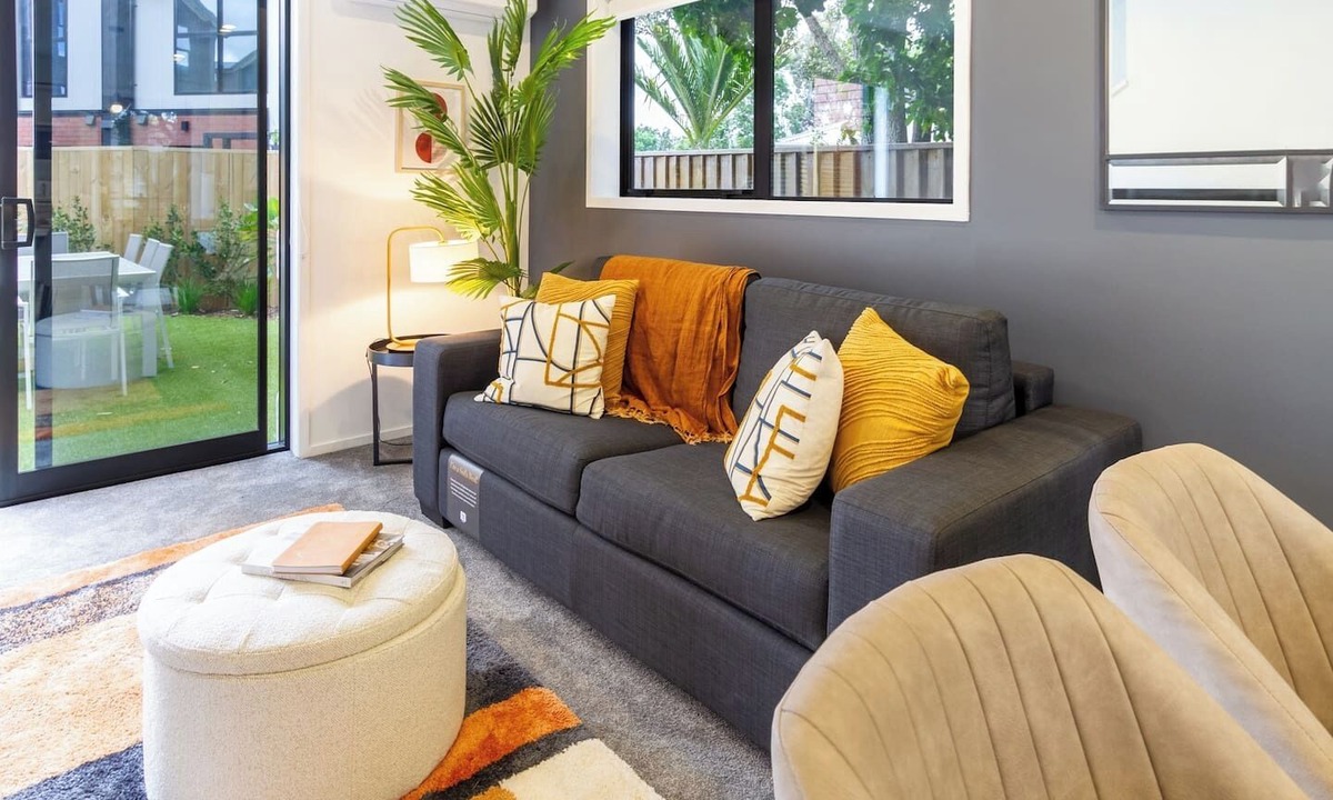 Henderson House | Modern Hideaway: 2-Bed Townhouse