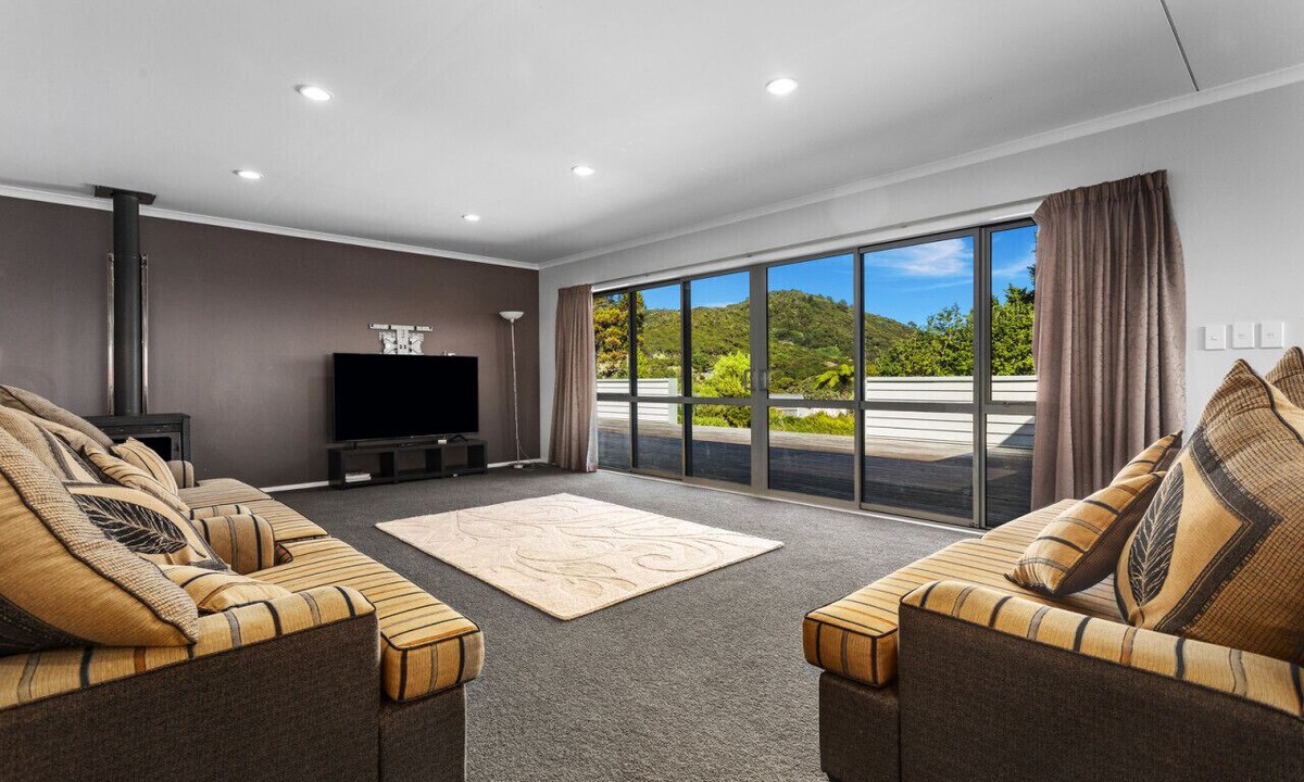 Te Kaha House | Kererū Coastal Retreat