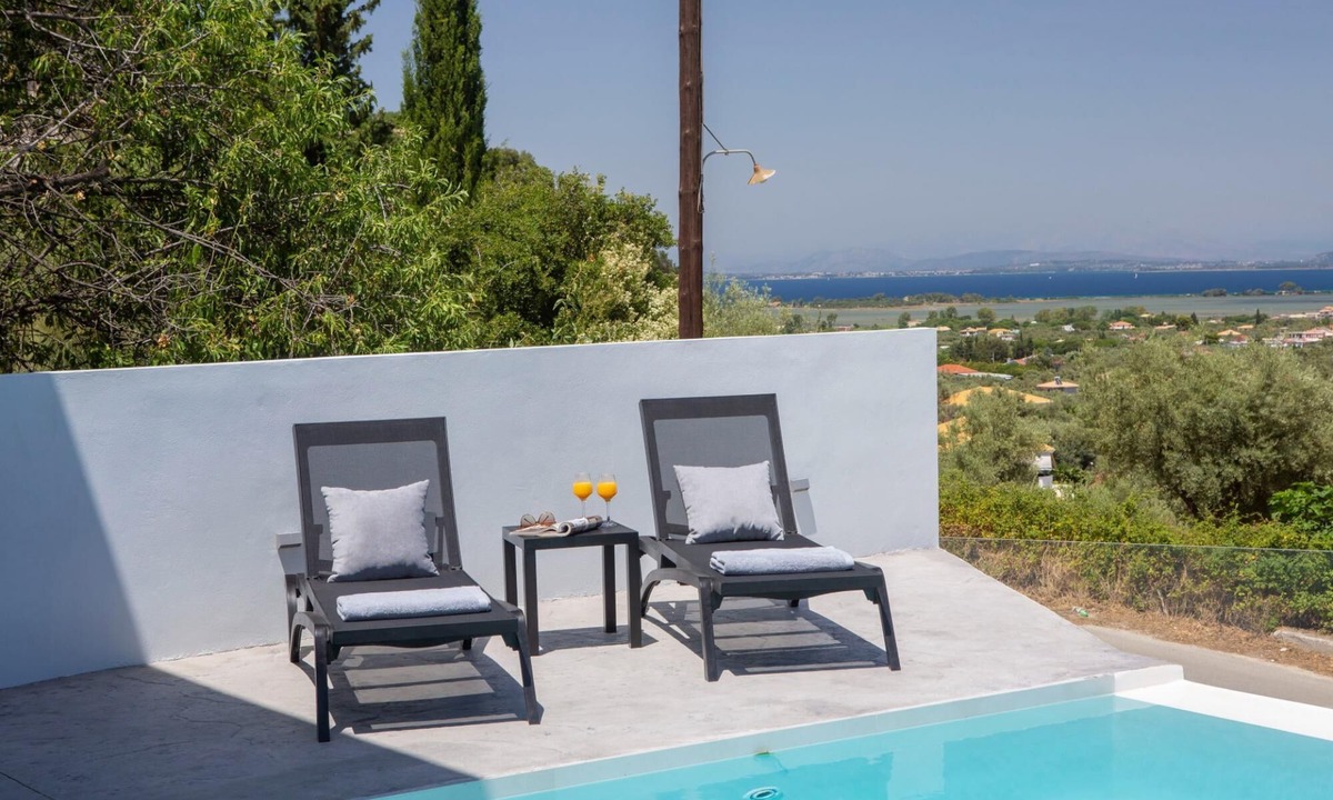 Apolpaina Villa | Aloft Luxury - Villa Lefkia with heated pool