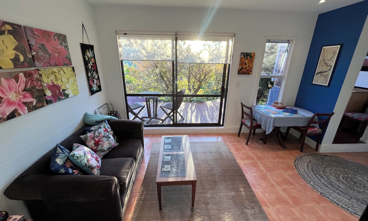 Russell Apartment | Plum Tree Apartment