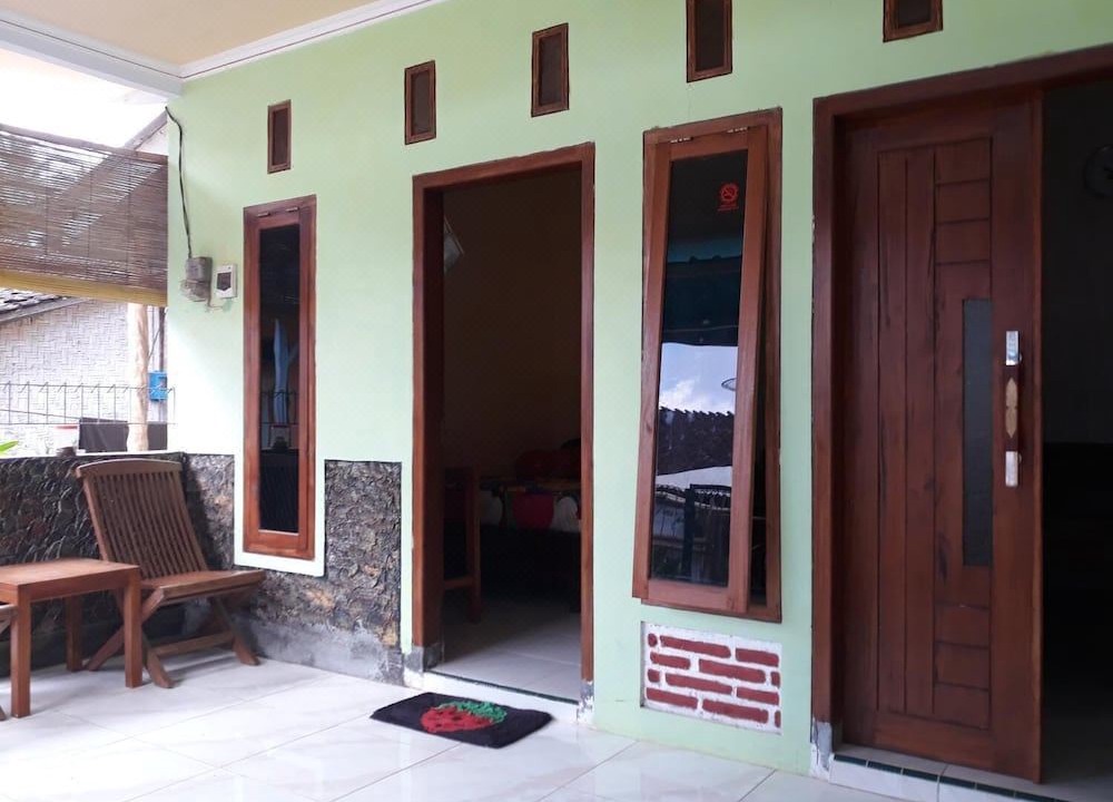 Photo of Buildings in Tamansuruh