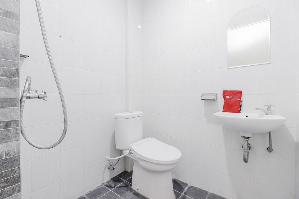 Photo of Bathroom in Pancoran
