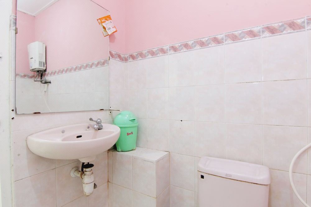 Photo of Bathroom in Pakem