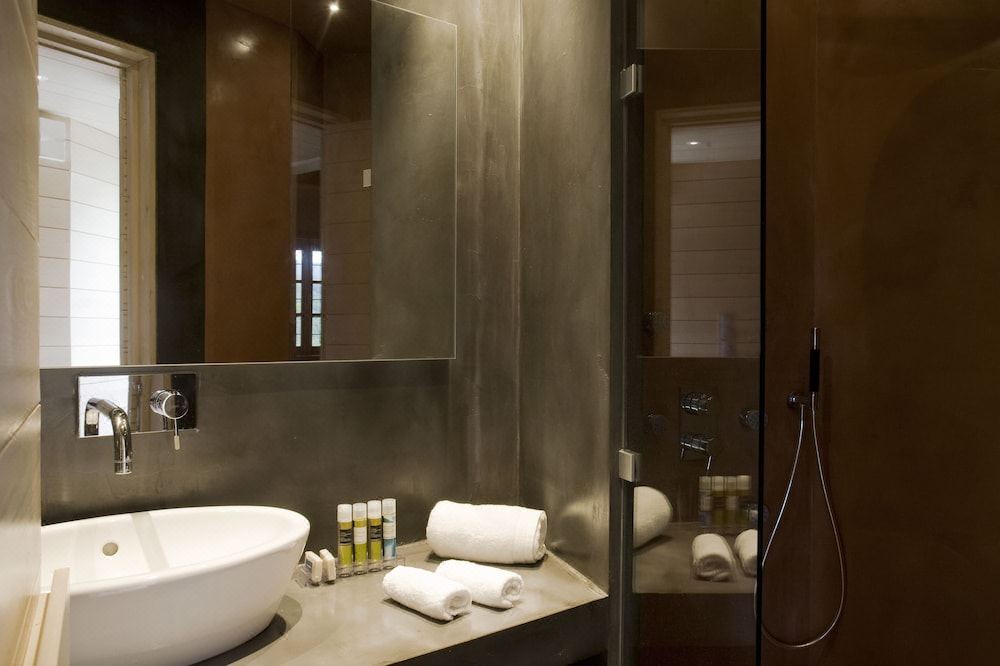 Photo of Bathroom in Kipoi