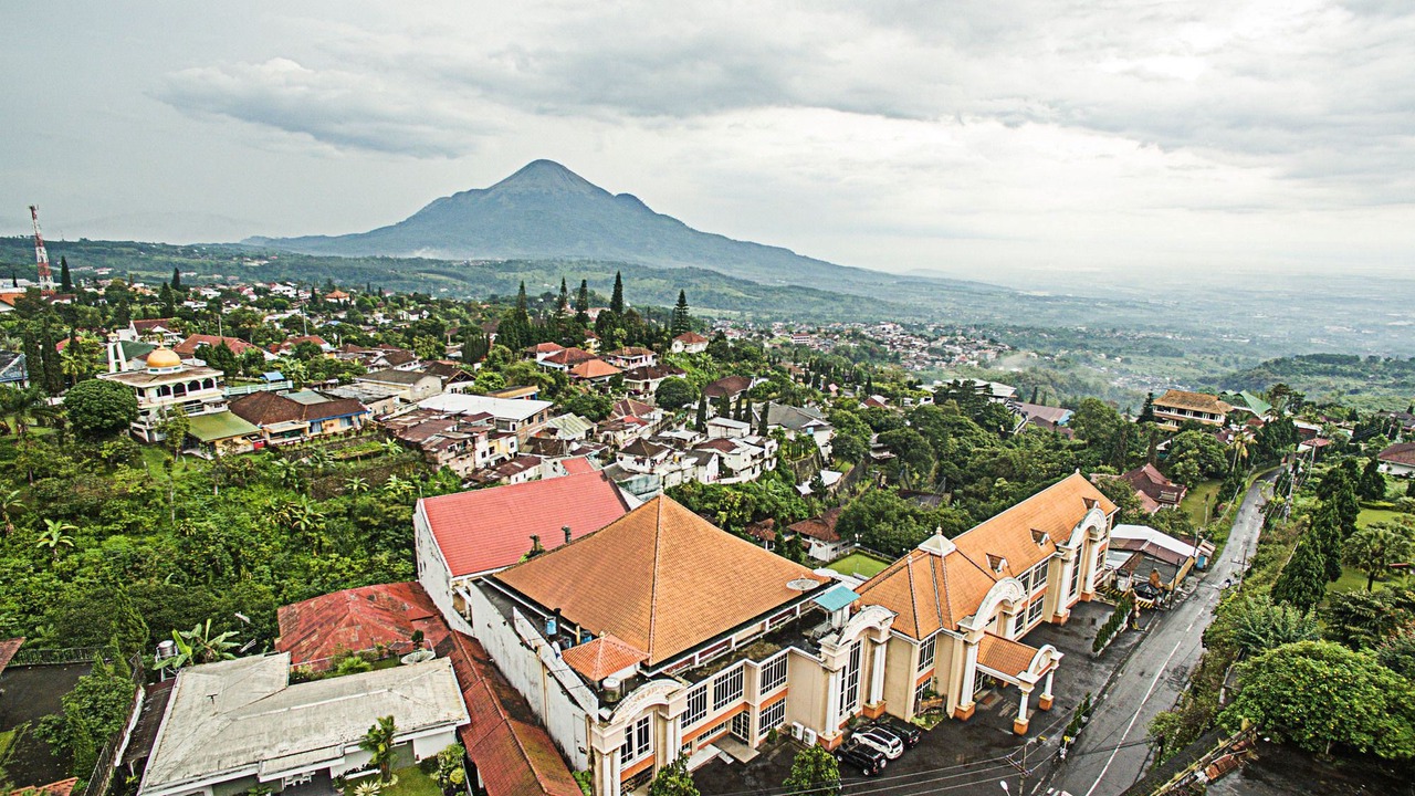 Photo of Buildings in Tretes