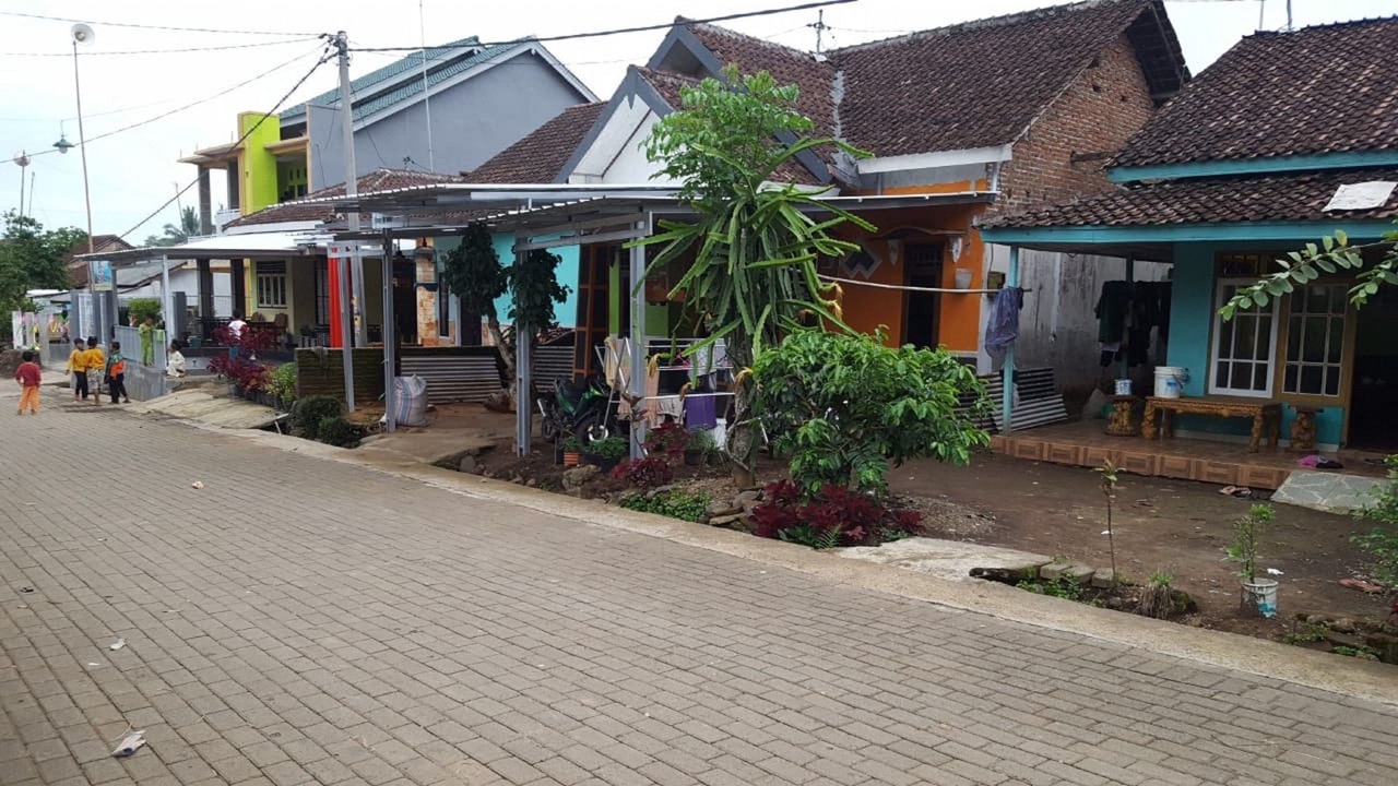 Photo of Buildings in Tamansuruh