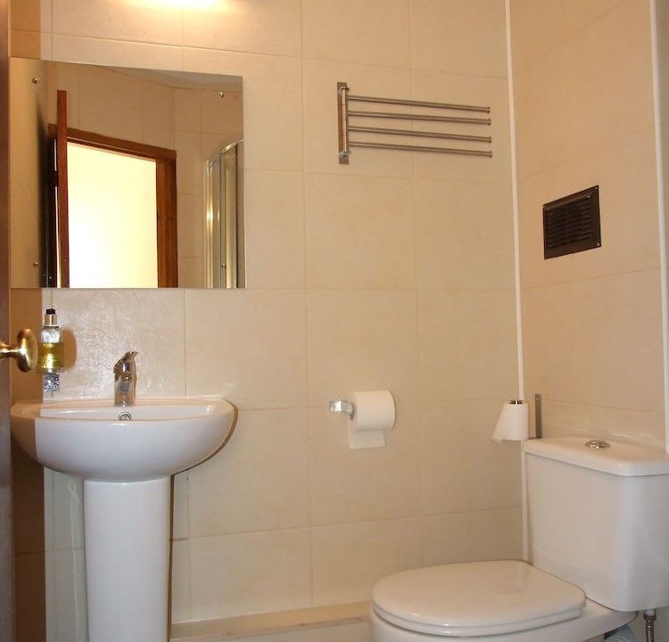 Photo of Bathroom in Glasgow Westend