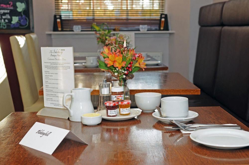 Photo of Livingroom in Newington