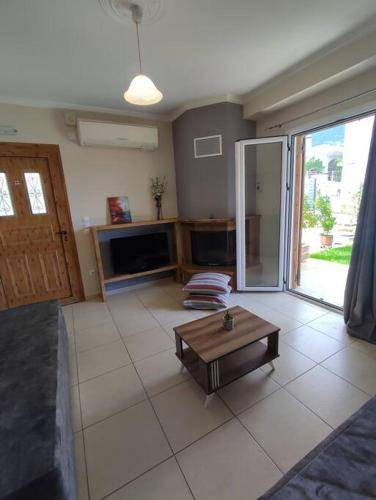 Photo of Livingroom in Karavados