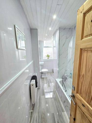 Photo of Bathroom in Rutherglen