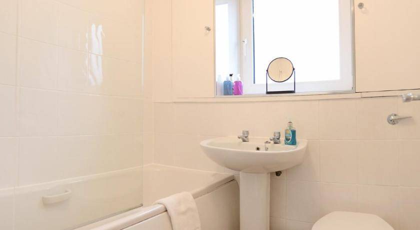 Photo of Bathroom in Gogar