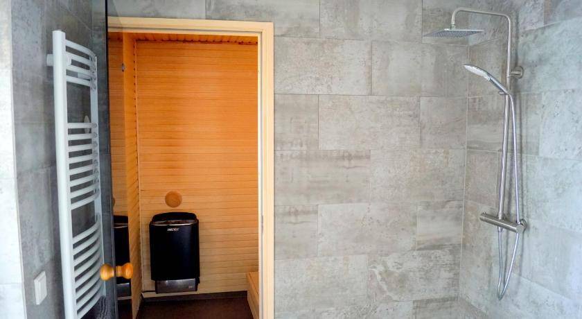 Photo of Bathroom in Laugarvatn