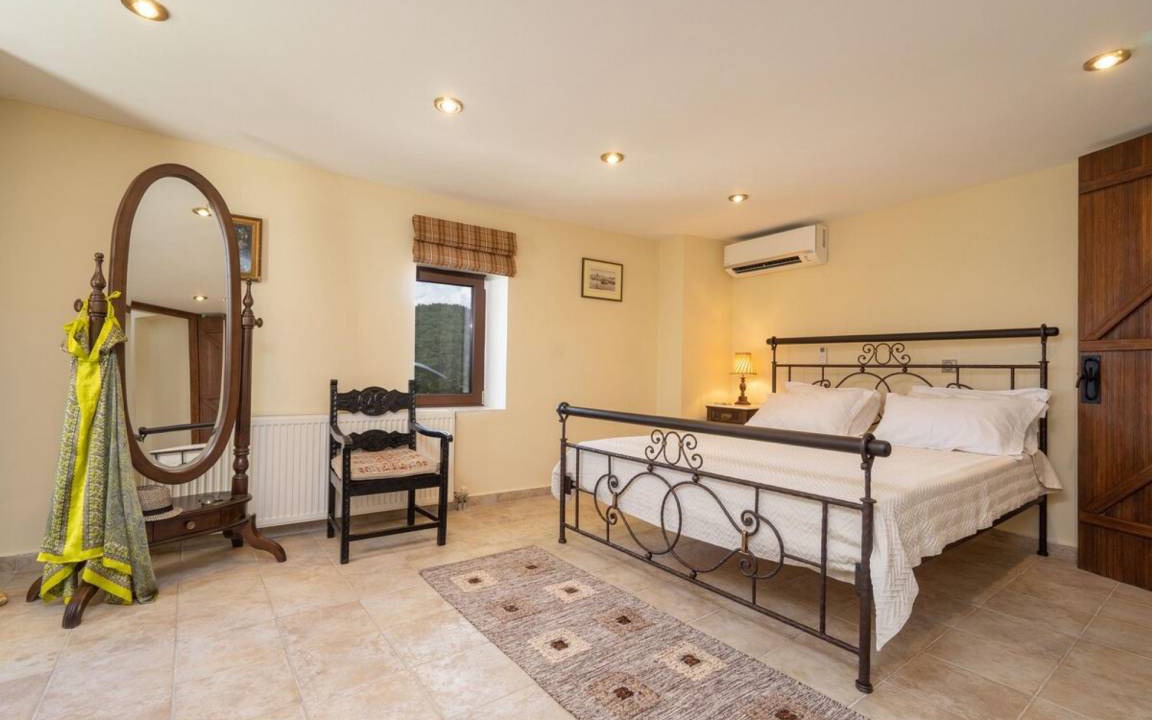 Photo of Bedroom in Chalikeri