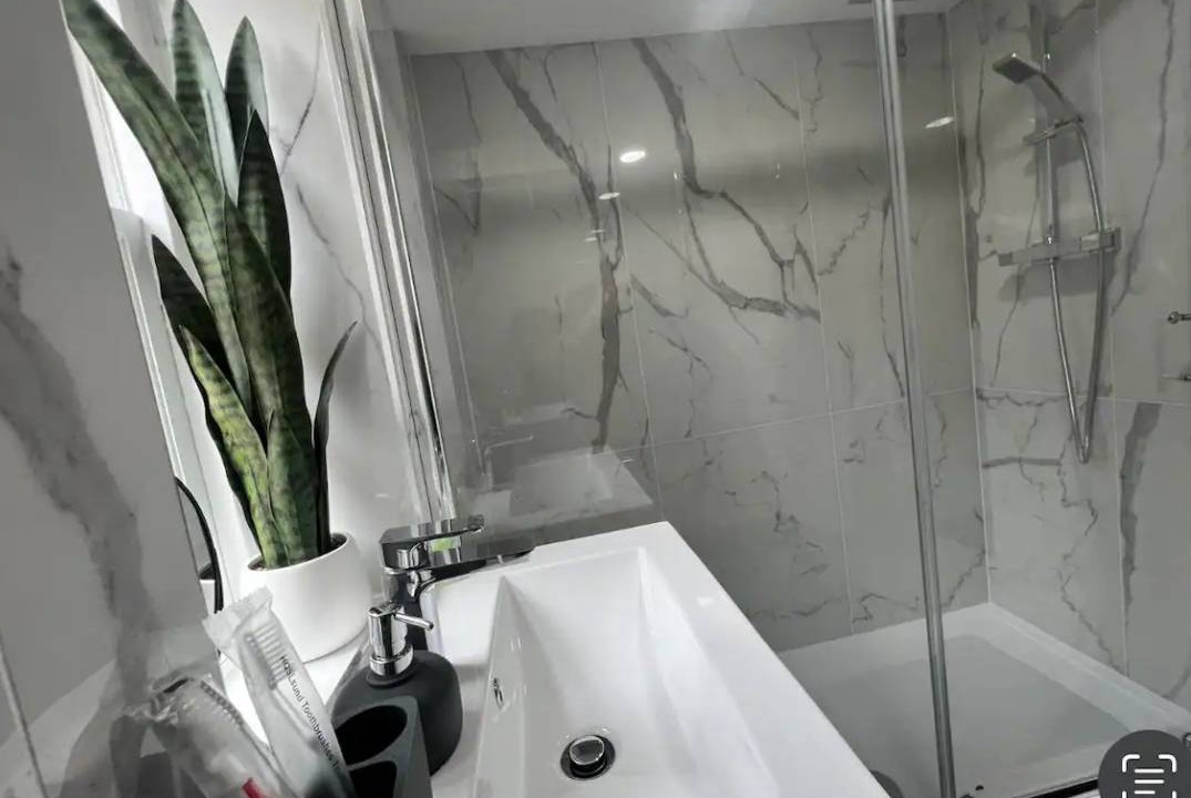Photo of Bathroom in City Centre Glasgow