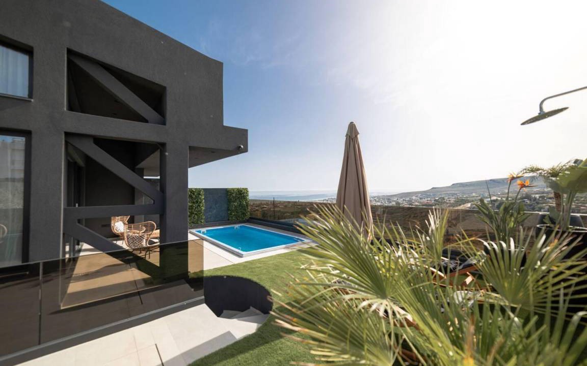 Photo of Patio Balcony in Vathianos Kampos
