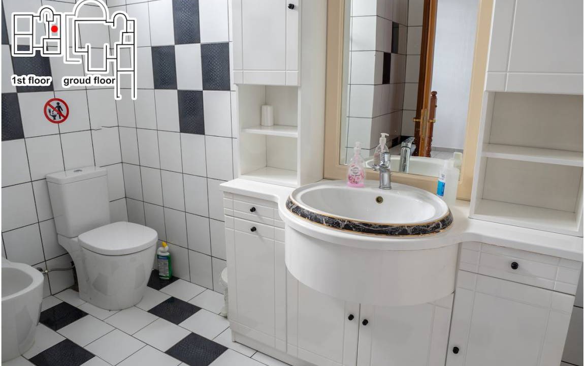 Photo of Bathroom in Krinidhes