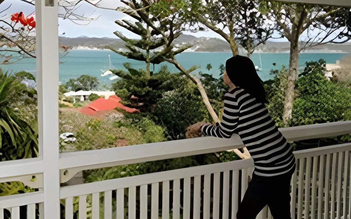 Photo of Others in Russell