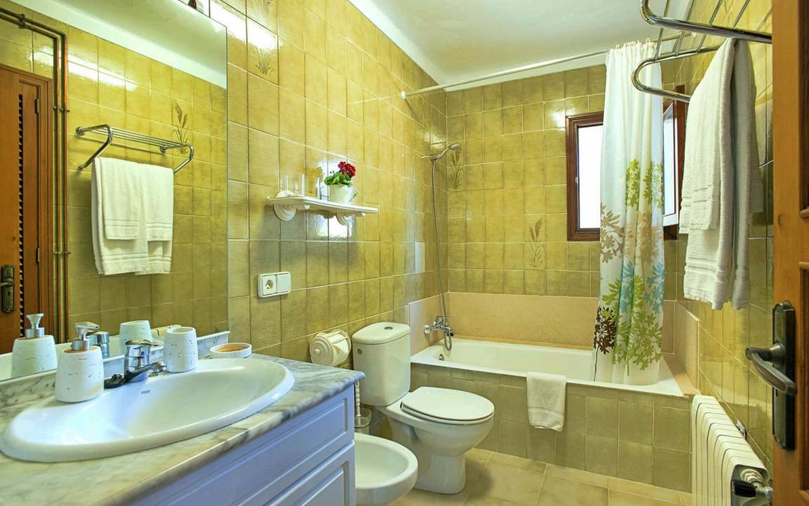 Photo of Bathroom in Urbanitzacio Gotmar