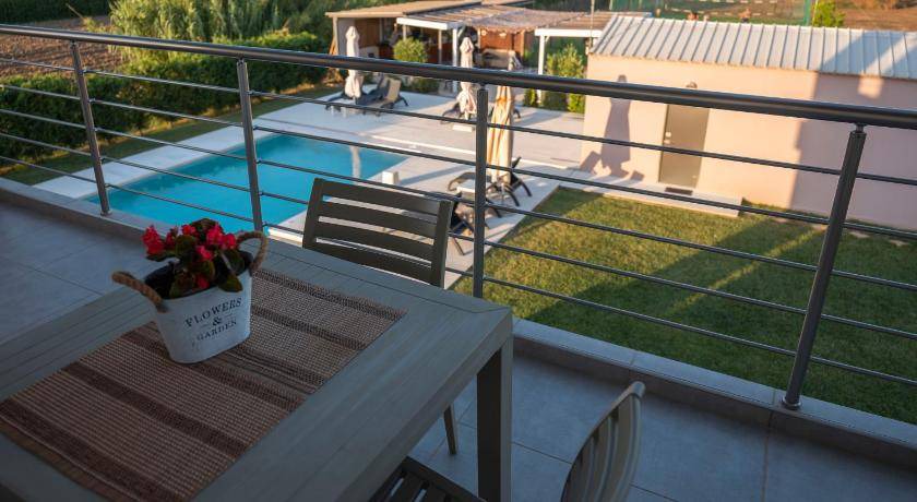 Photo of Patio Balcony in Kourouta