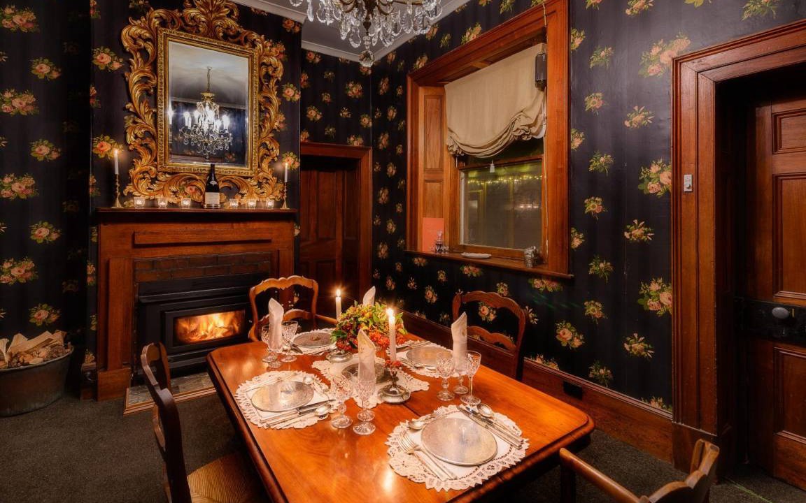 Photo of Livingroom in Hollow Tree