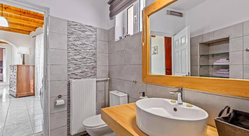 Photo of Bathroom in Spartylas