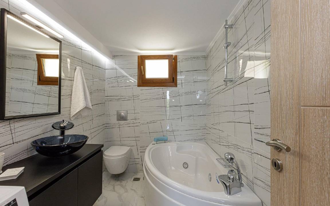 Photo of Bathroom in Achlades