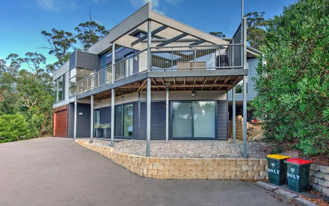 Photo of Buildings in Coles Bay
