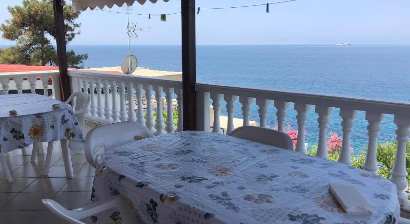 Photo of Others in Skala Marion