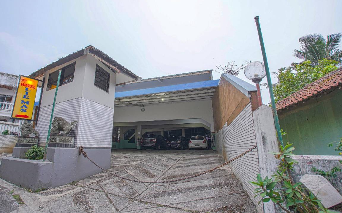 Photo of Buildings in Tretes