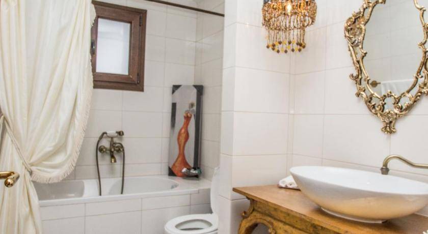 Photo of Bathroom in Polygyros