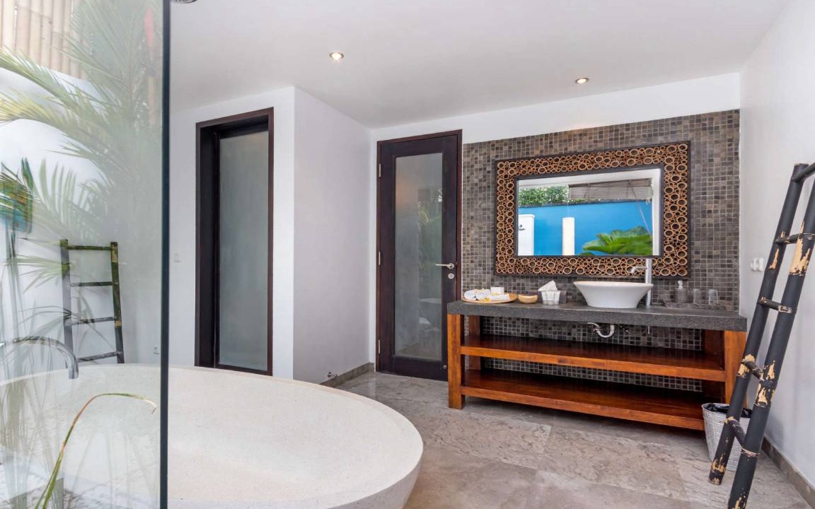 Photo of Bathroom in Petitenget