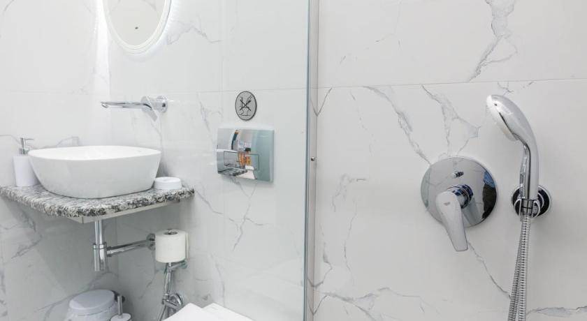 Photo of Bathroom in Akrogialion