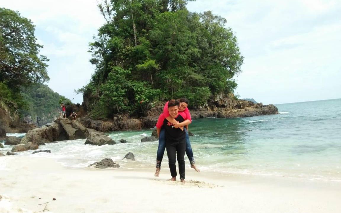 Photo of Human In Picture in Tamansuruh