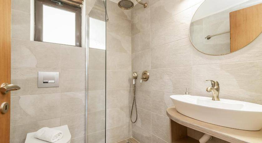 Photo of Bathroom in Tragaki