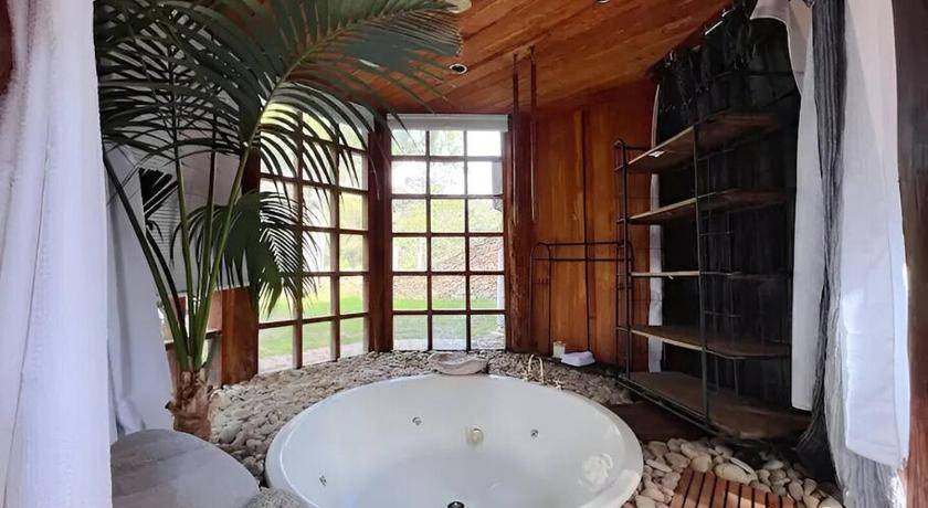 Photo of Bathroom in Ridgeway