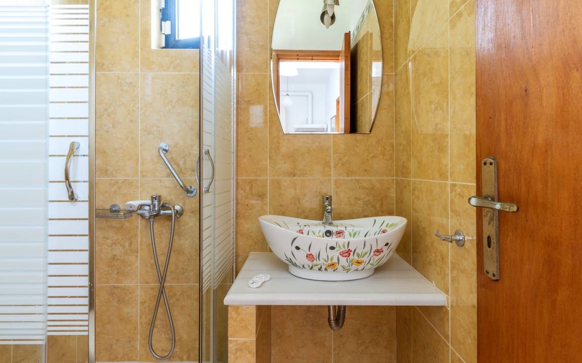 Photo of Bathroom in Batsi