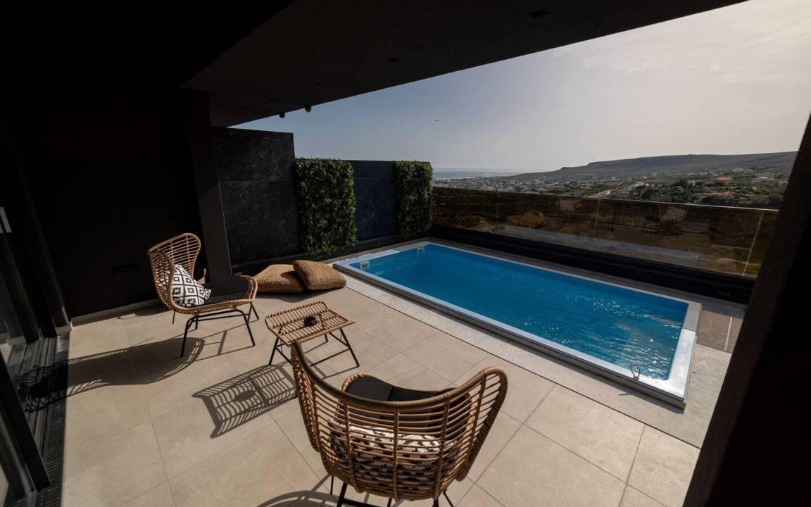 Photo of Patio Balcony in Vathianos Kampos