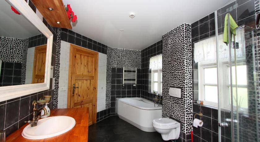 Photo of Bathroom in Adaldalur