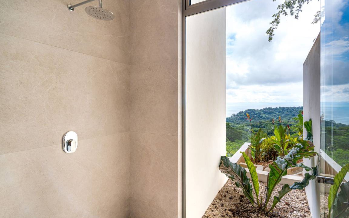 Photo of Bathroom in Dominical