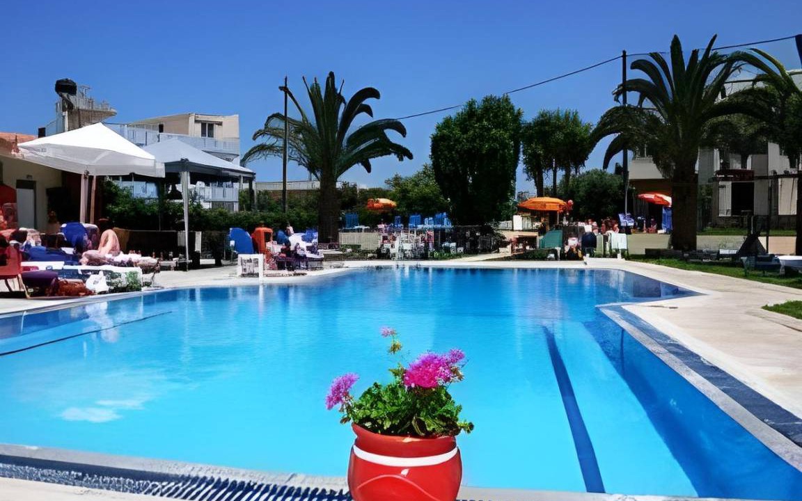 Photo of Others in Malia