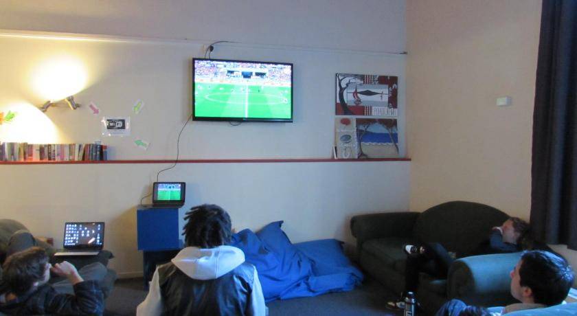 Photo of Livingroom in Fenton Street