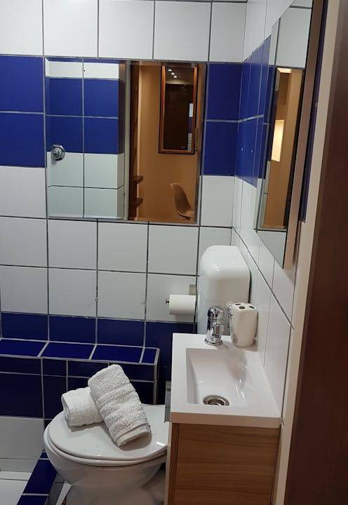 Photo of Bathroom in Kypseli