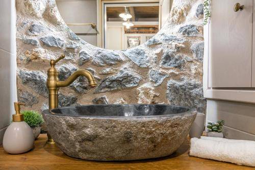 Photo of Bathroom in Anopolis