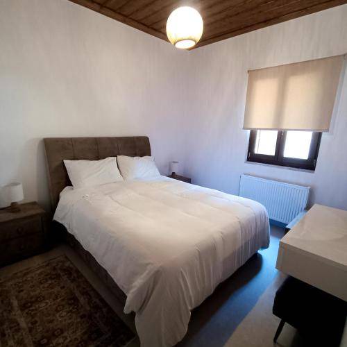 Photo of Bedroom in Valtesiniko