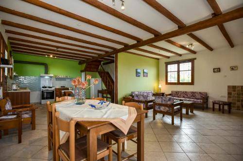 Photo of Livingroom in Vathianos Kampos